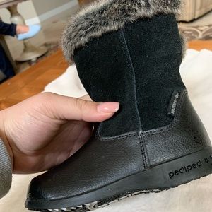 Never been worn Pedi ped boots (size 25 -8.5)